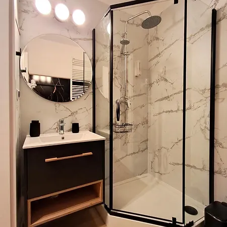 Szklar-ski Apartment